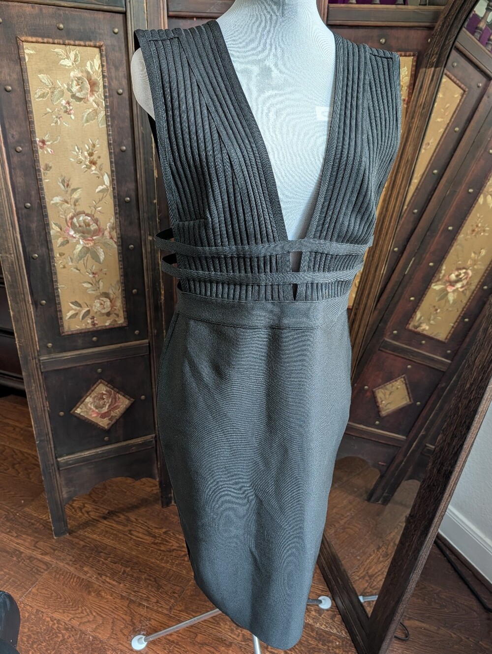 bebe Black Ribbed Deep V Midi Dress Size Large L Event Cocktail Sexy Guest
